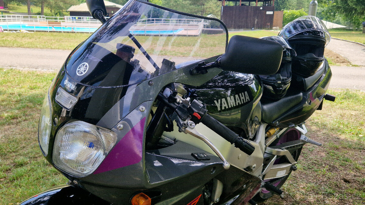 LEGENDÁRNÍ YAMAHA YZF 750r - 8