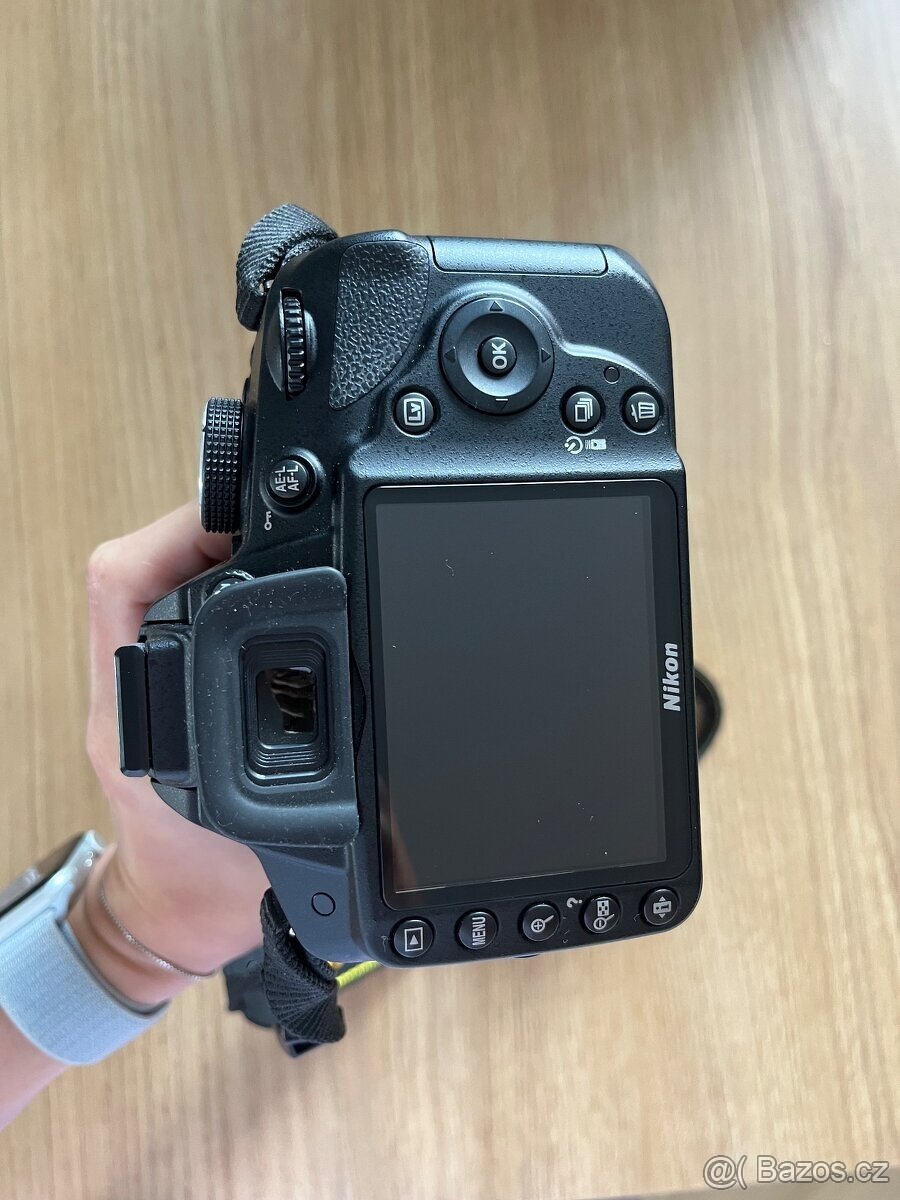 Zrcadlovka Nikon D3200 včetně objektivu a příslušenství - 8