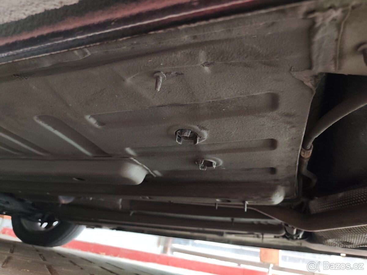 Peugeot 307 1.6 benzín - 8