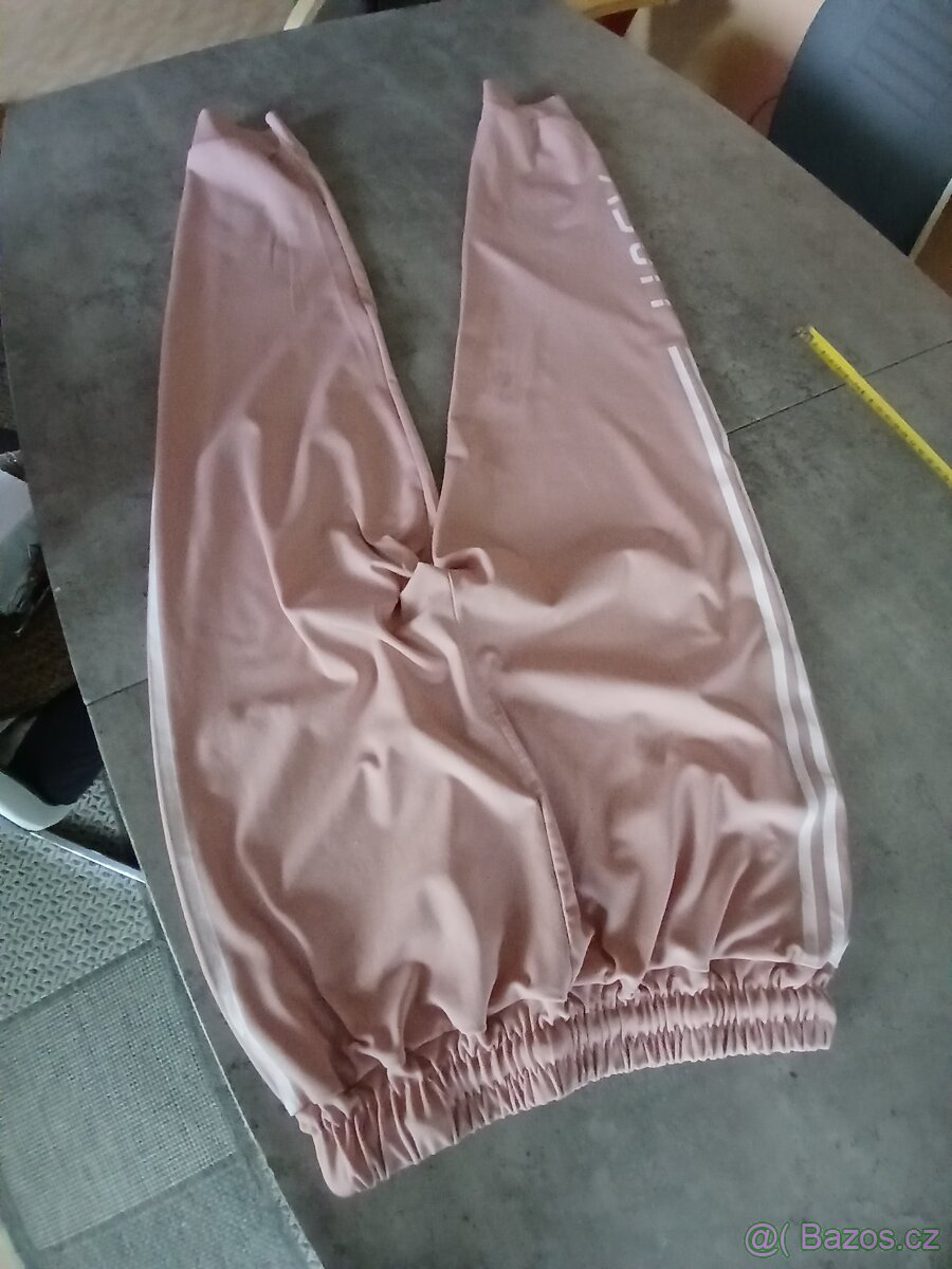 Starorůžové tepláky vel.M - 8