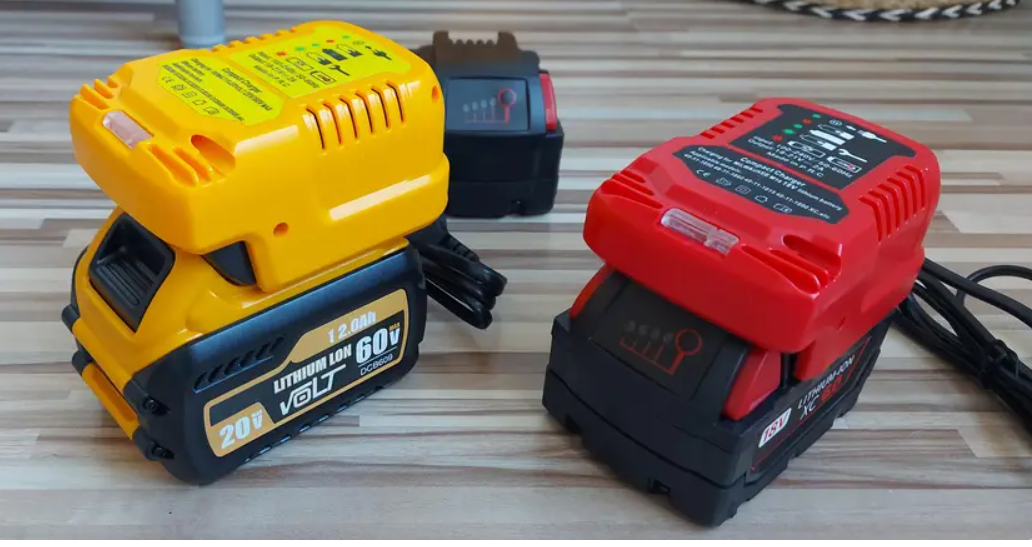 Mini nabíječka 230V, pro Aku Milwaukee M18V, nová. - 8