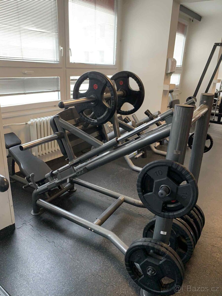 FITNESS VYBAVENÍ - 8