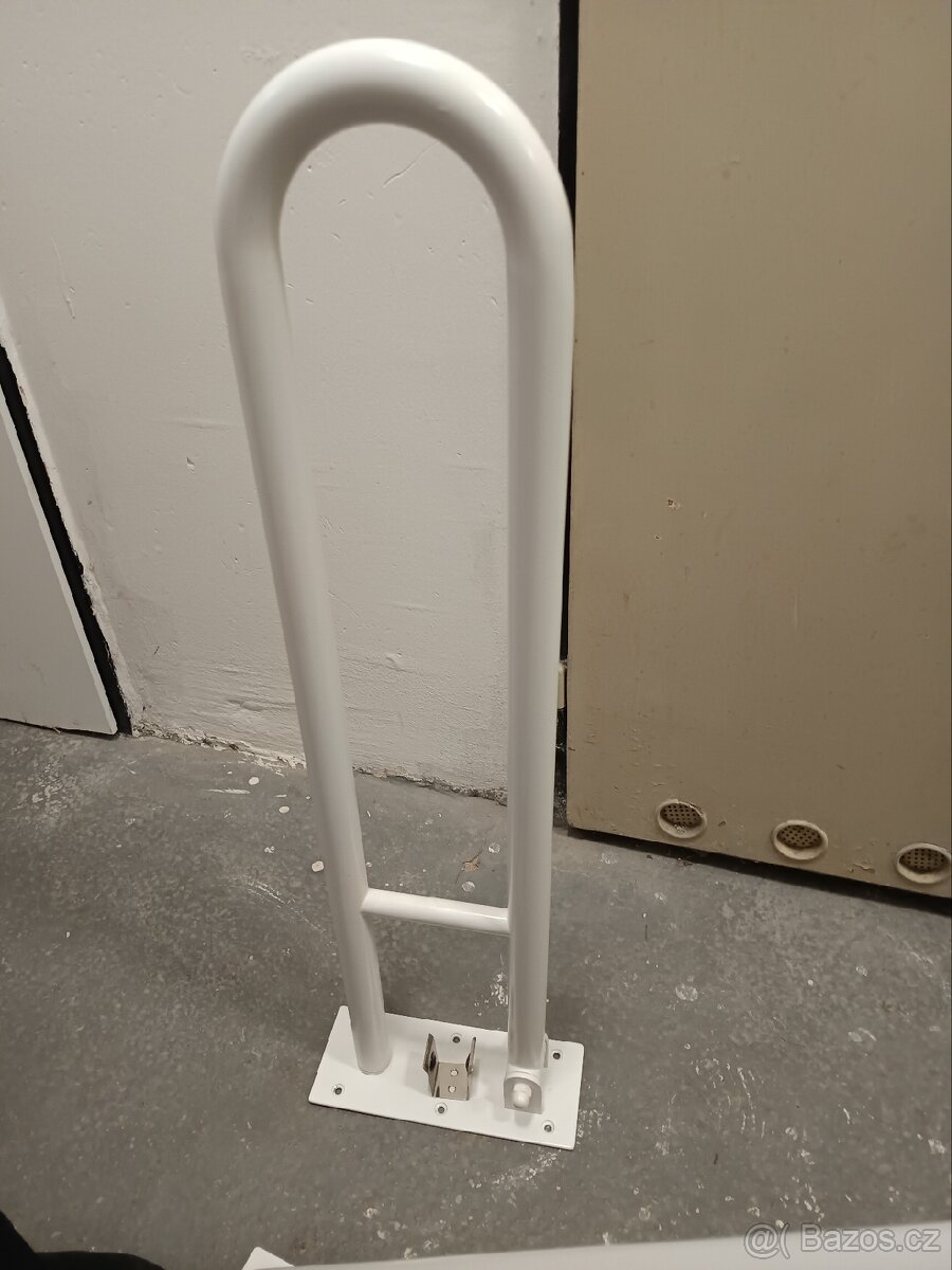 Závěsná, bezbariérová WC mísa Jika Deep
- 8