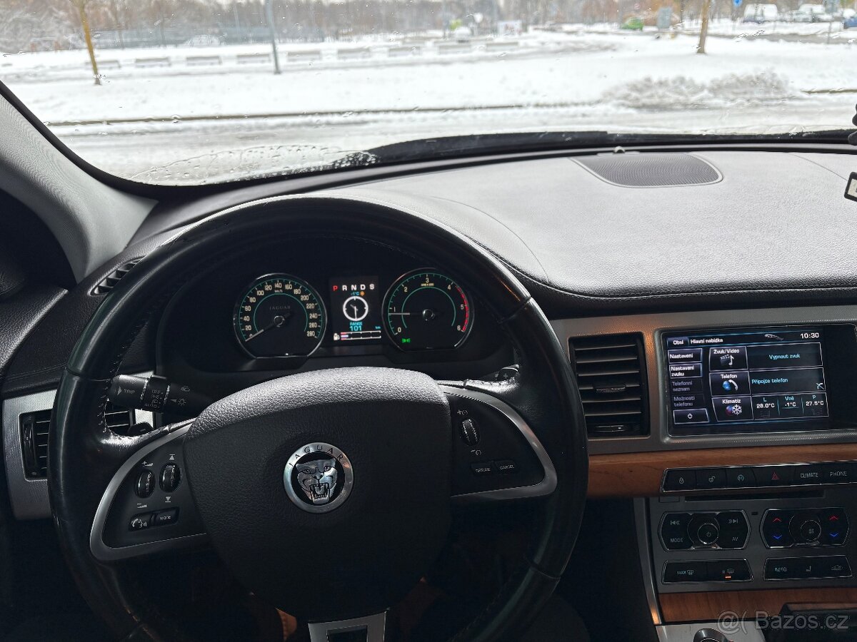 Jaguar XF Sportbreak - 8