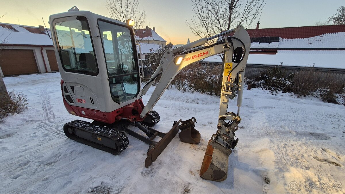 minibagr Takeuchi TB 216 V4 powertilt - 8
