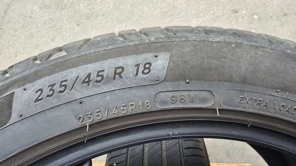 Letní pneu 235/45/18 Michelin - 8