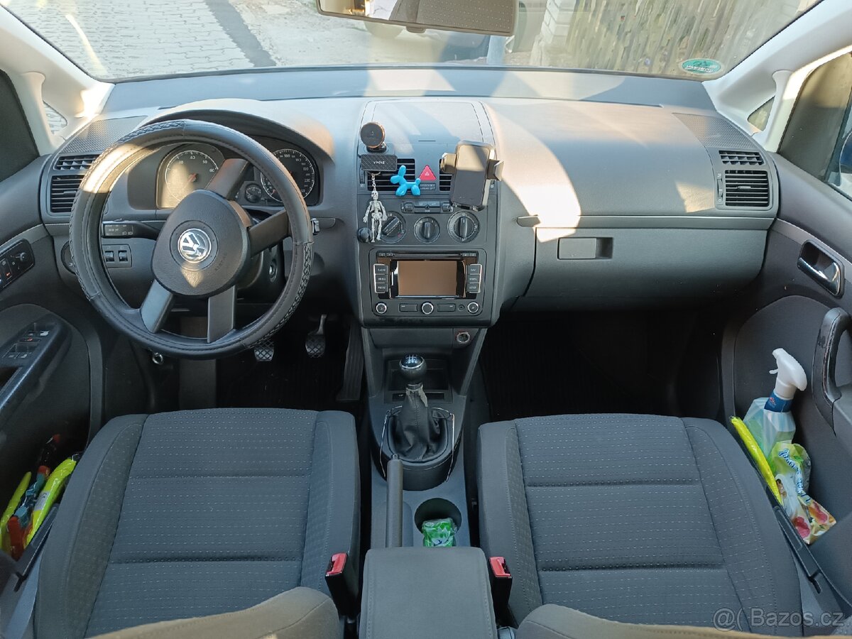 Volkswagen Touran - 8