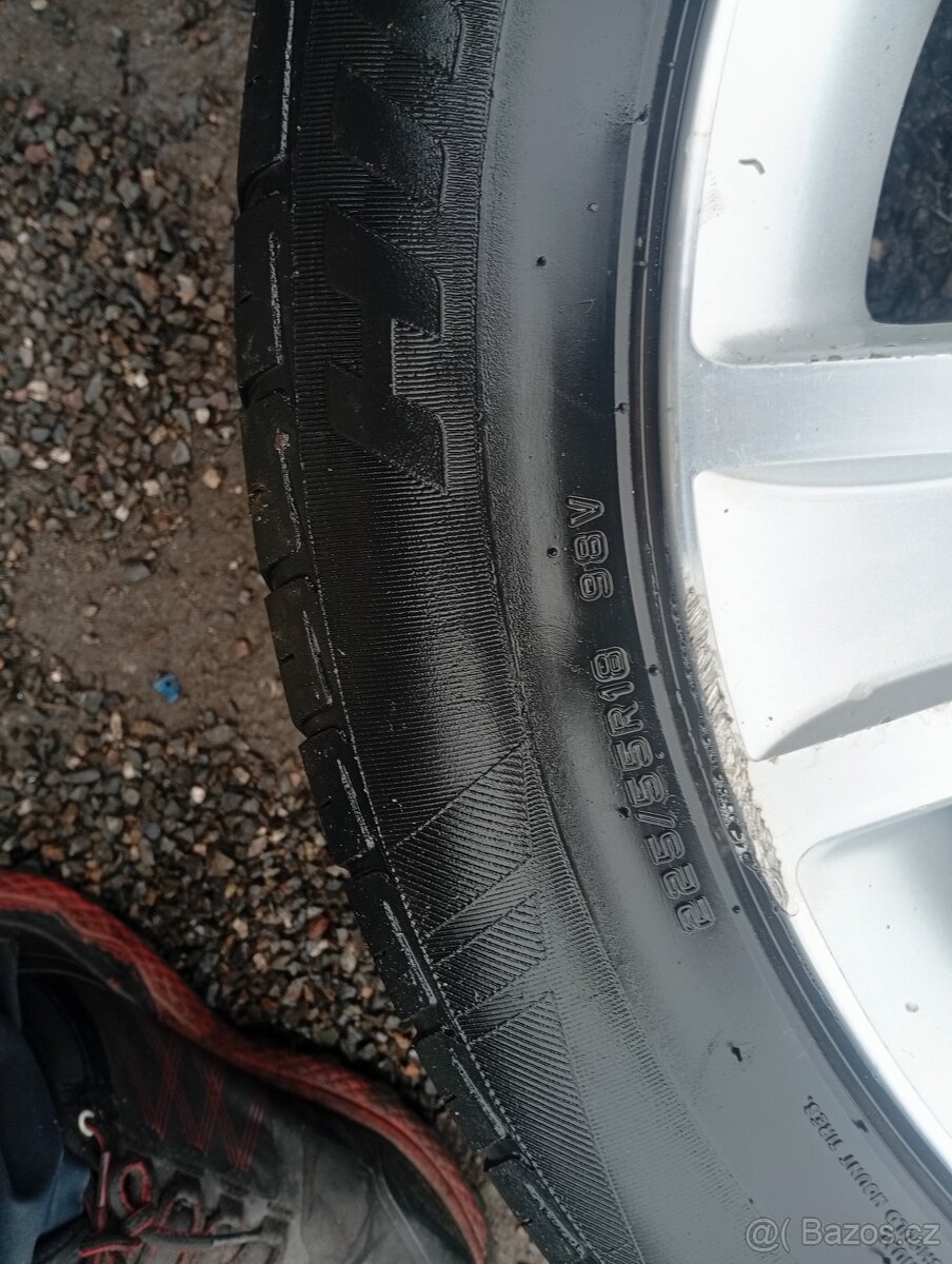 MITSUBISHI OUTLANDER ORIG. KOLA 18" S PNEU 225/55R18 - 8