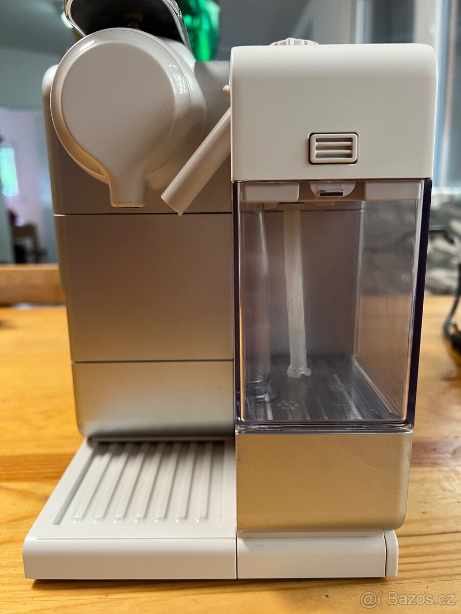 Nespresso Delonghi Lattissima Touch- na kapsle - 8