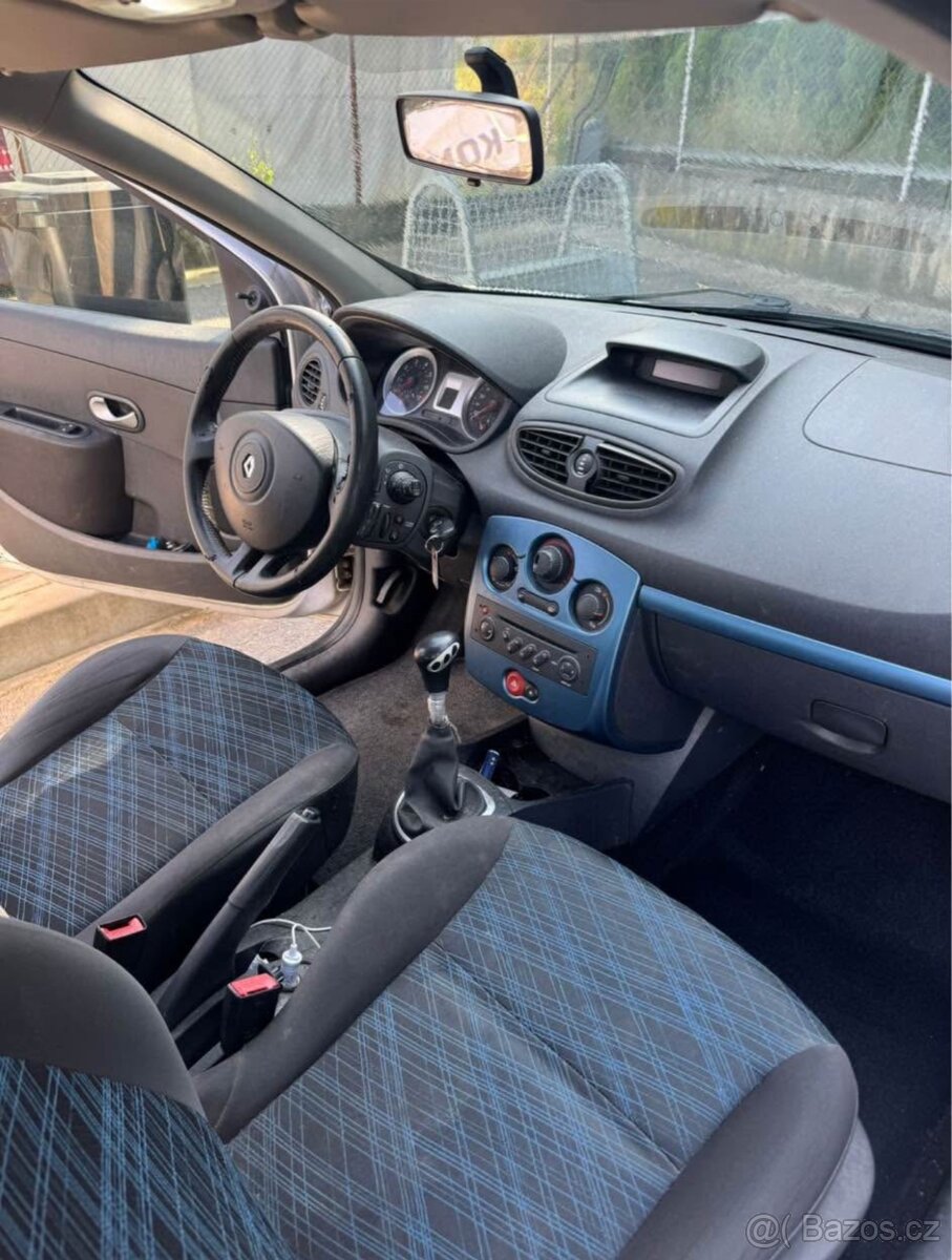 Renault clio lll - 8