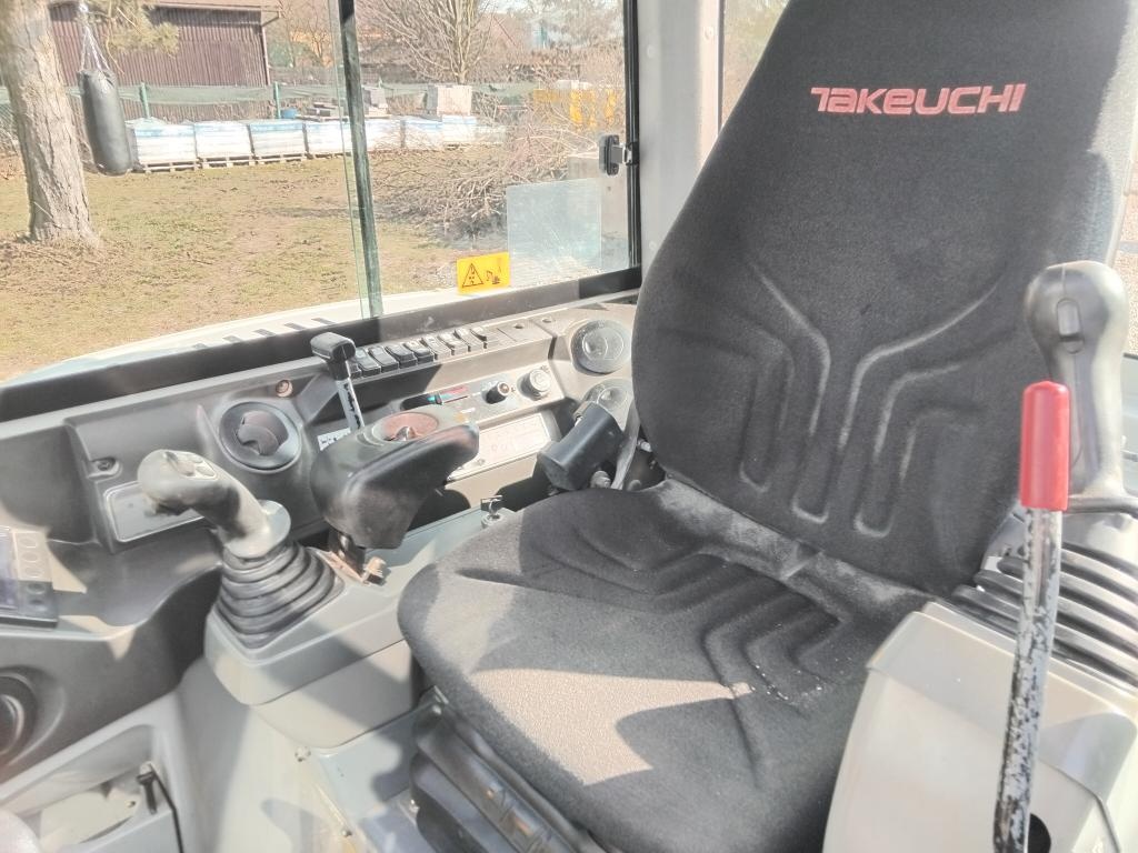 Takeuchi TB260 Powertilt - 8