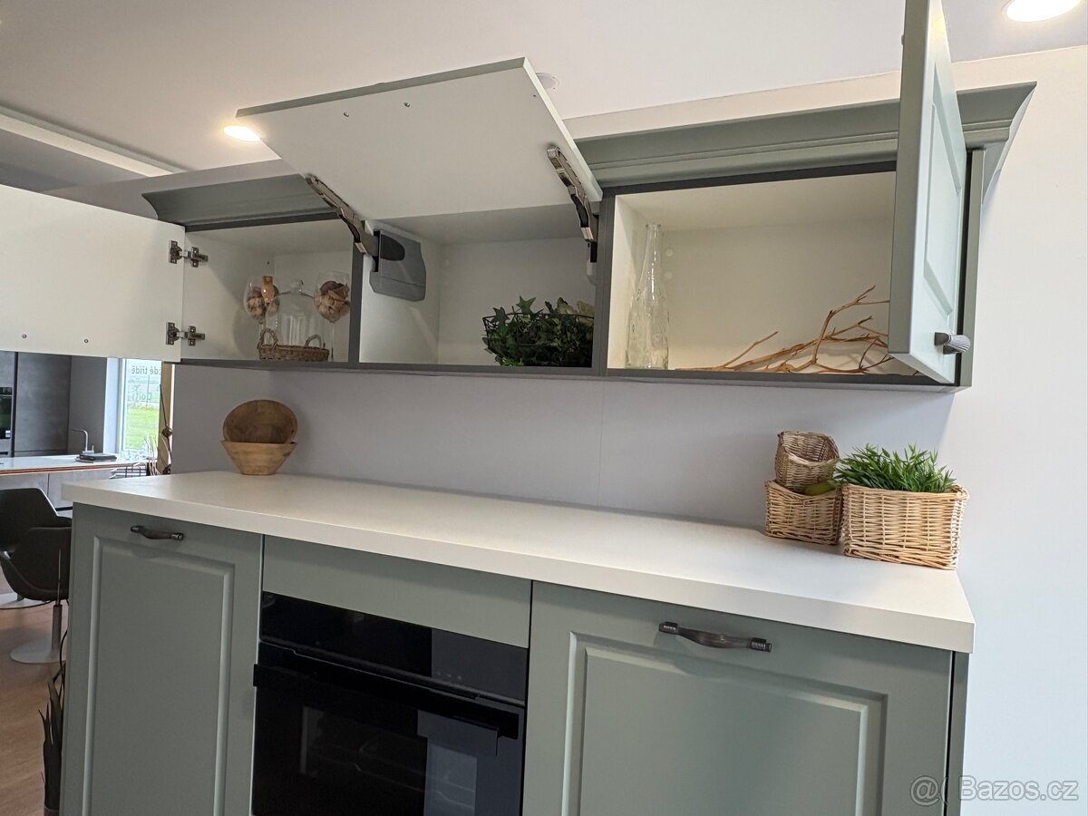 Nová Linka SONÁTA,něm.výroby, hedvábný lak-Šalvěj, 5 let zár - 8