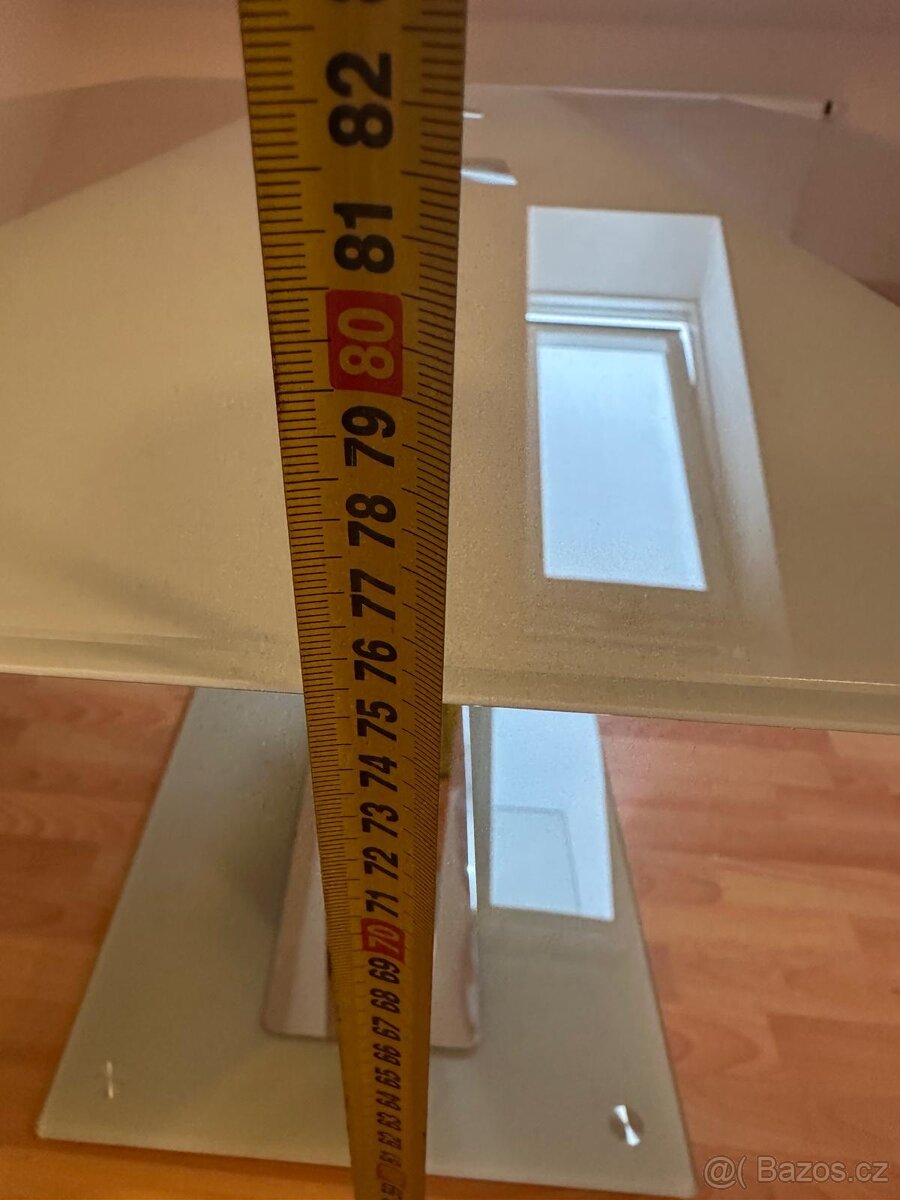 Prodám skleněný málo používaný stůl vč. 4 ks židlí a konfere - 8