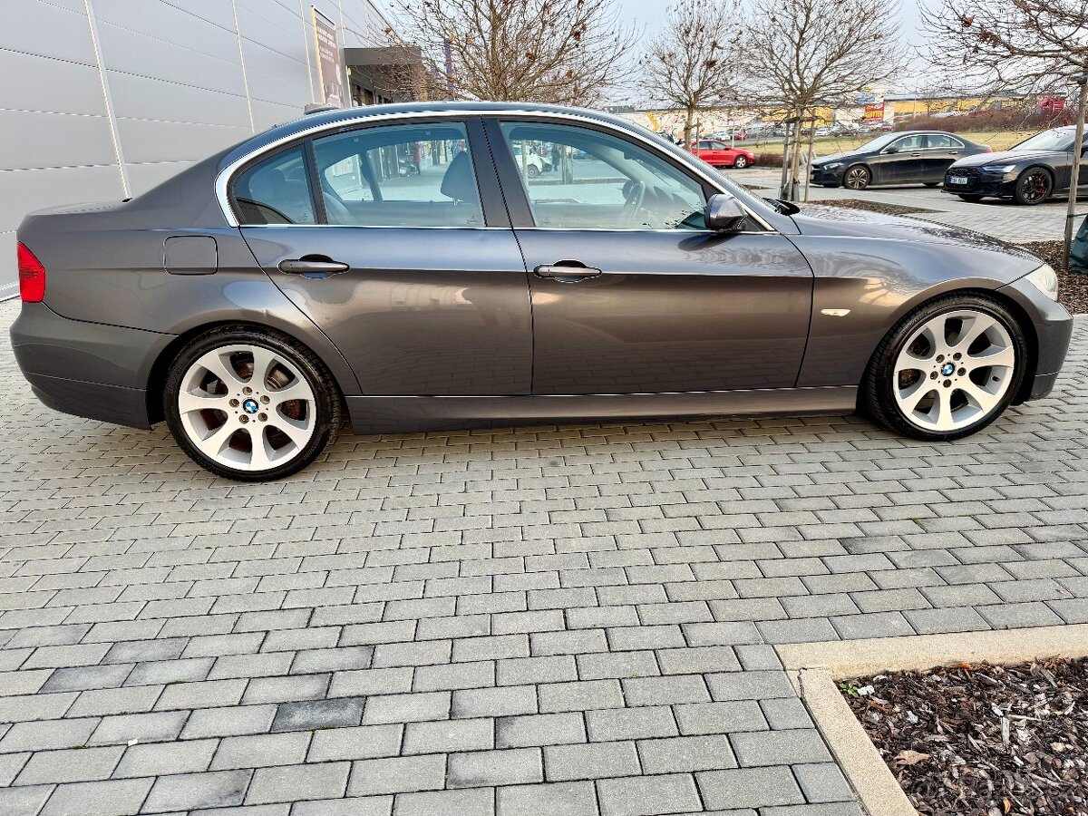 BMW 325i e90 MANUÁL XENONY SPORTSITZE - 8