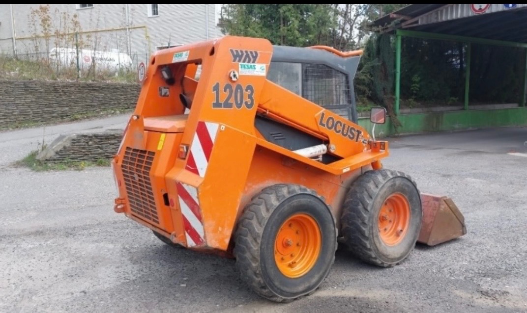 Locust 1203 - 8