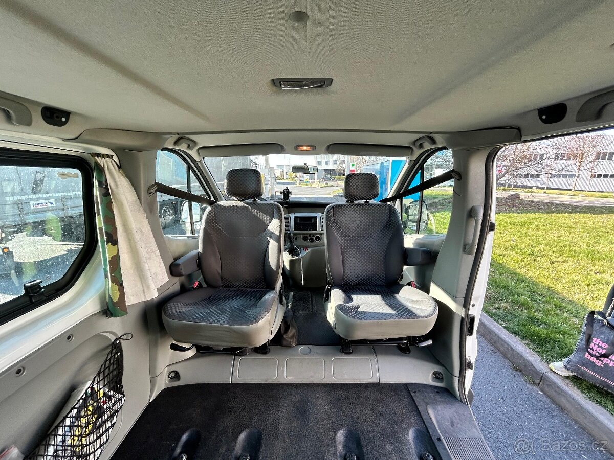 Renault trafic 2.0 dci long - 8