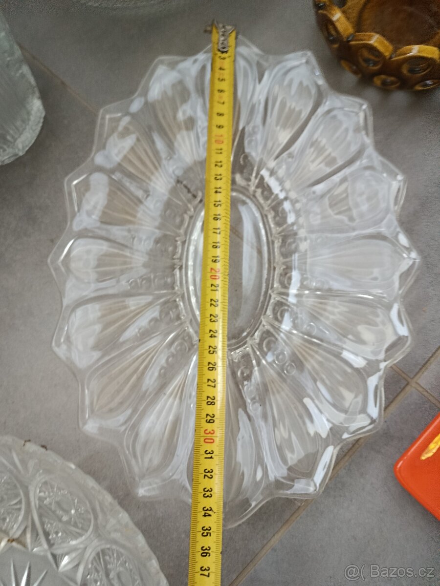 Skleněné mísy a talíře - 8