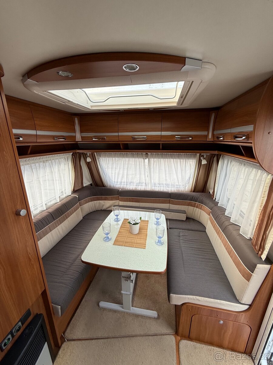 Dethleffs Nomad - předstan, sprcha - 8