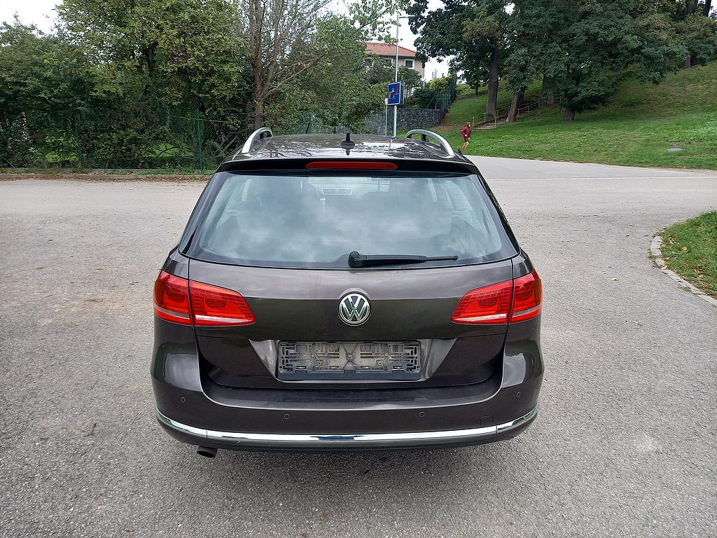 Volkswagen Passat 1.6 TDi-digiklima+alu.kola+Navi+ROZVODY - 8