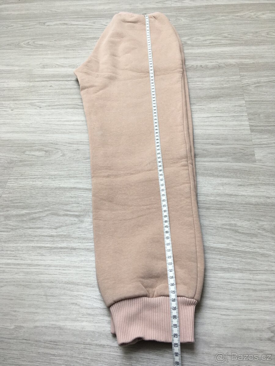 Dívčí tepláková souprava, vel. 152 - 8