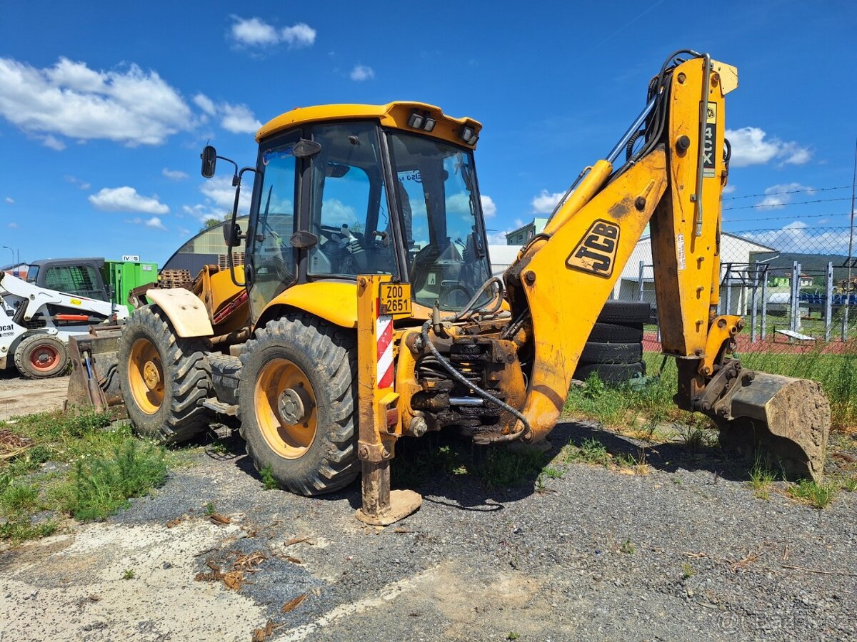 JCB 4CX 4X4 - 8