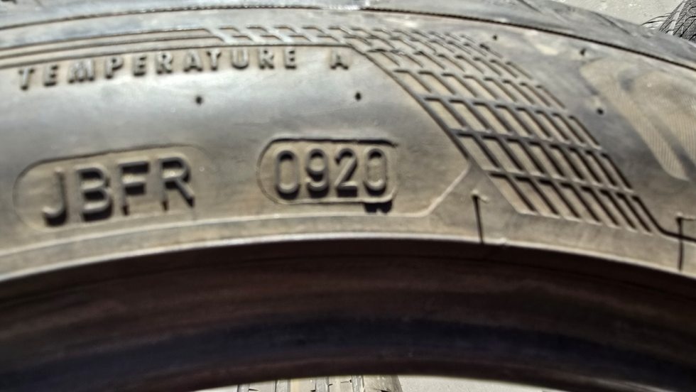 Letní pneu 235/45/17 Good Year - 8