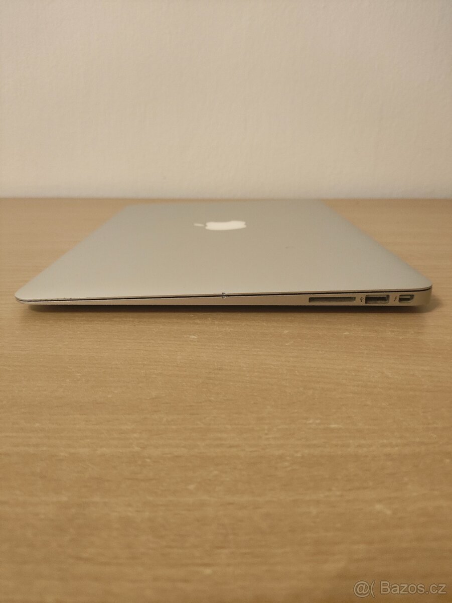 Apple MacBook Air 2017 – i5 | 8GB | 256GB - 8