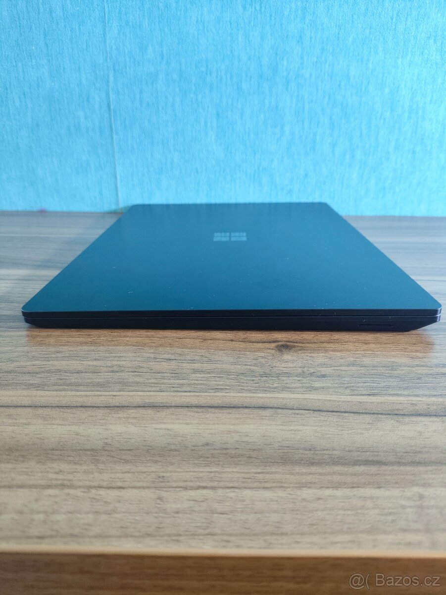 Microsoft Surface Laptop 5 15" | Core i7 • 32 GB • 1 TB SSD - 8