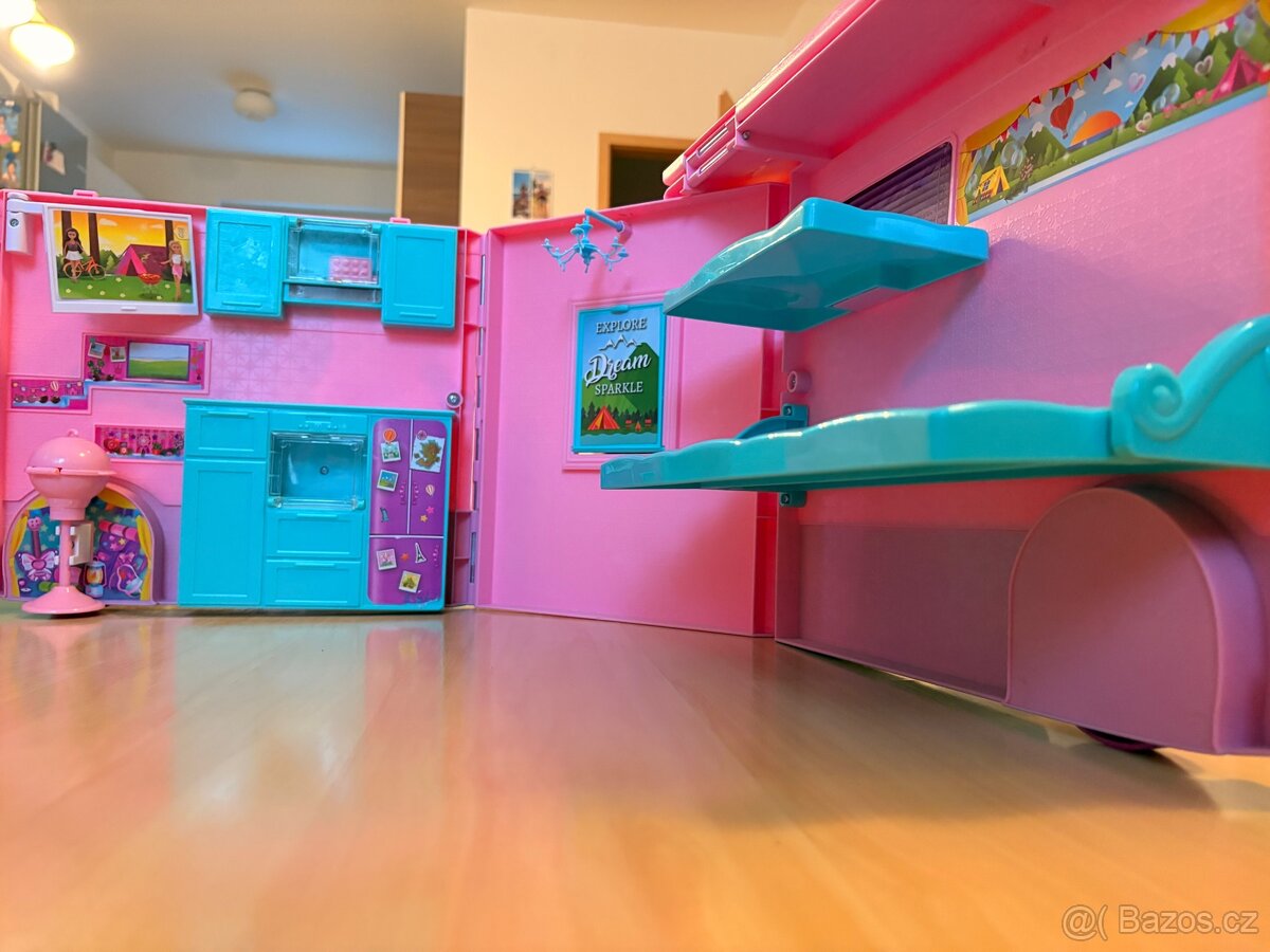 Růžový karavan pro Barbie - 8