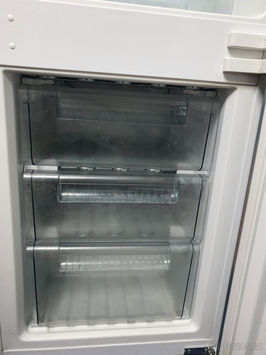 TOP VESTAVNÁ lednice s mrazákem SIEMENS - 8