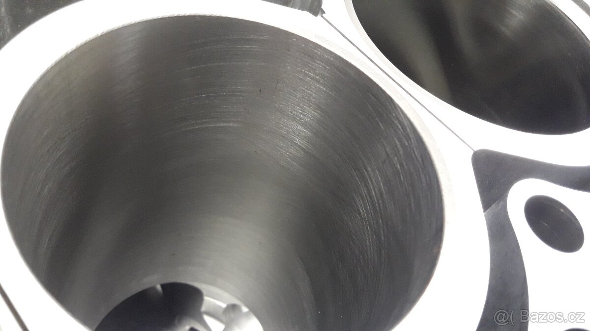 Volvo hlava motoru D5, D4, D3, 2.4D - 8