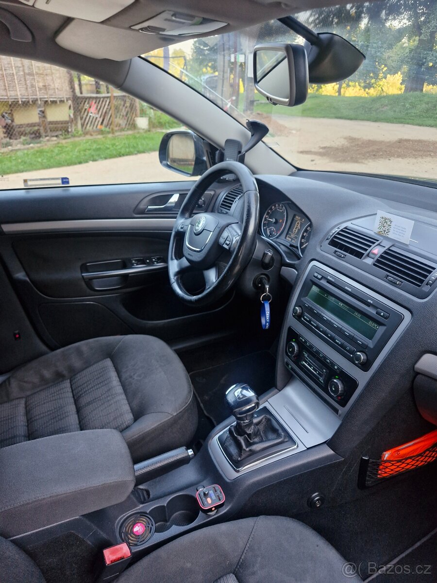 Škoda Octavia 2 2.0 TDi DSG - 8