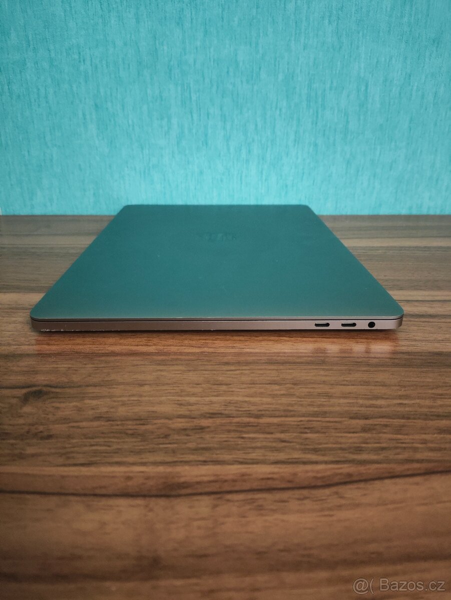 MacBook Pro 2018 | i5 • 8GB • 512GB - 8