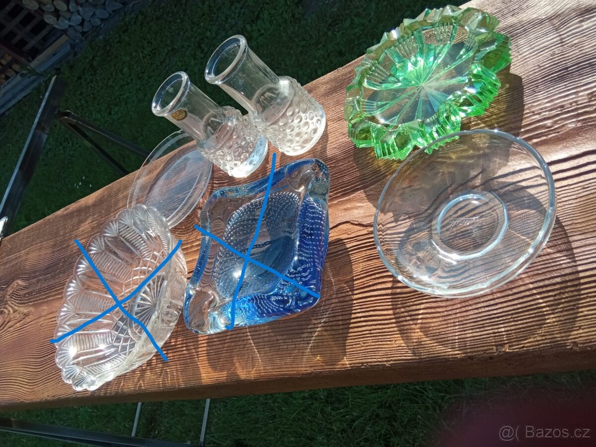 Skleněné retro,popelník, vázička, misky - 8