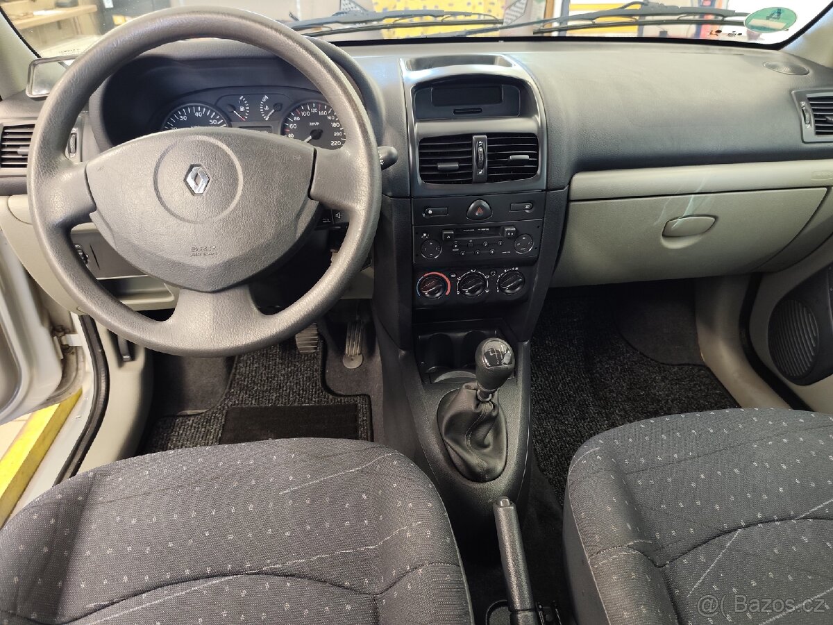 Renault Clio 1.2 55 kw r. v. 8/2002 - 8