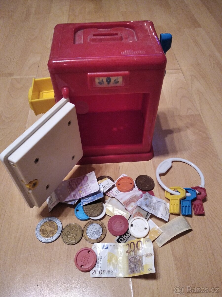 Hračky a různé společenské hry - 8