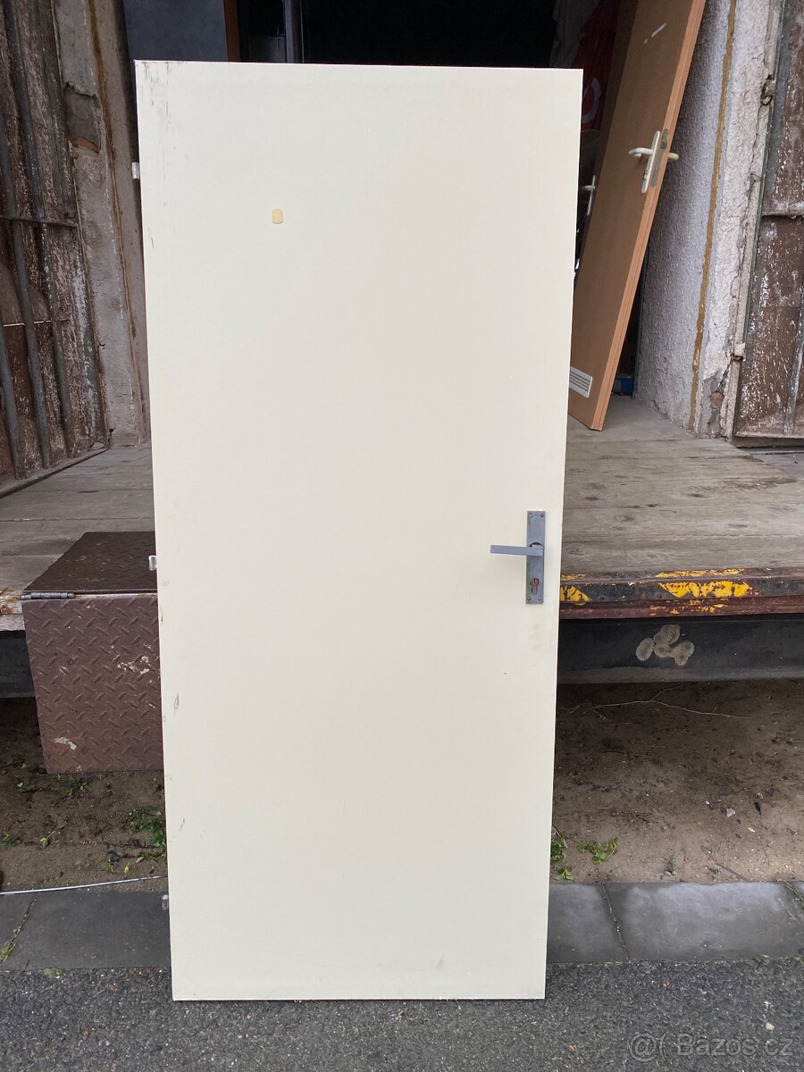 Dveře bílé, hnědé, včetně klik, více kusů- 80,70,60 - 8