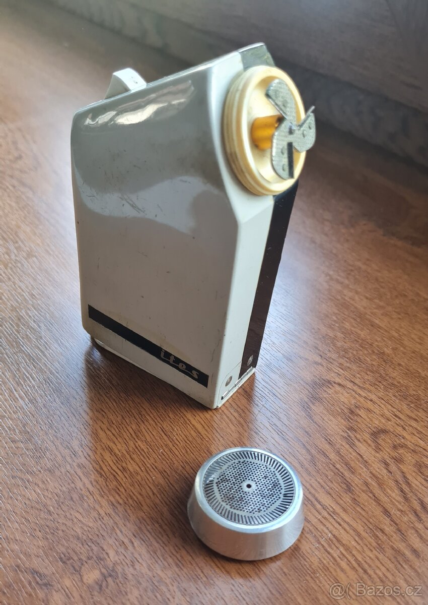 Bateriový holicí strojek ITES - 8