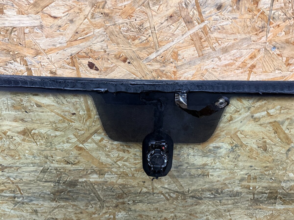 ČELNÍ OKNO VW TOUAREG 7P - 8