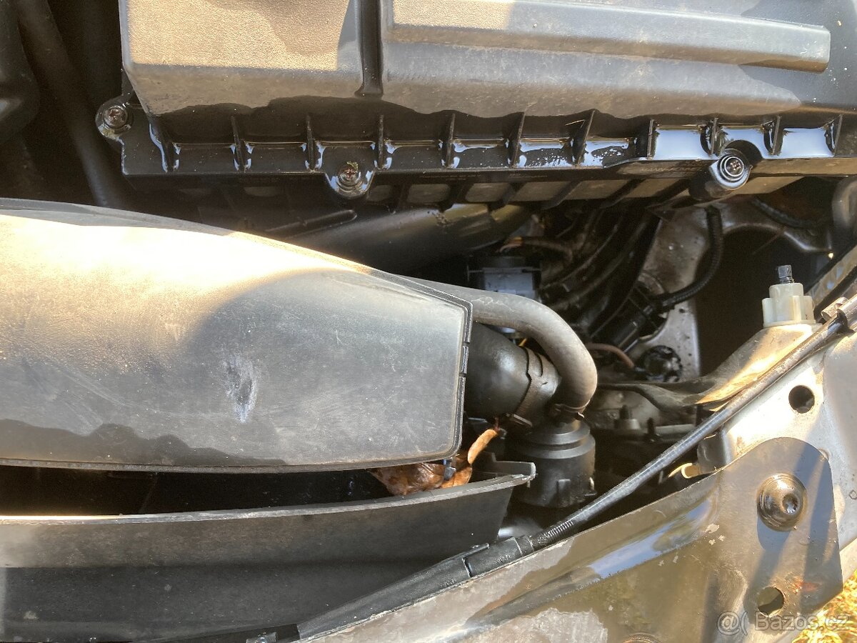 Škoda Octavia 1.9 diesel - havarovaná - 8