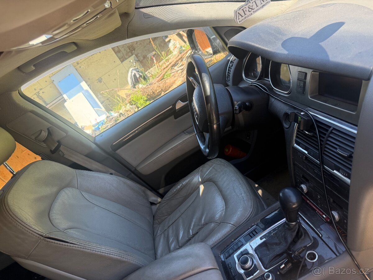 Audi Q7 - 8