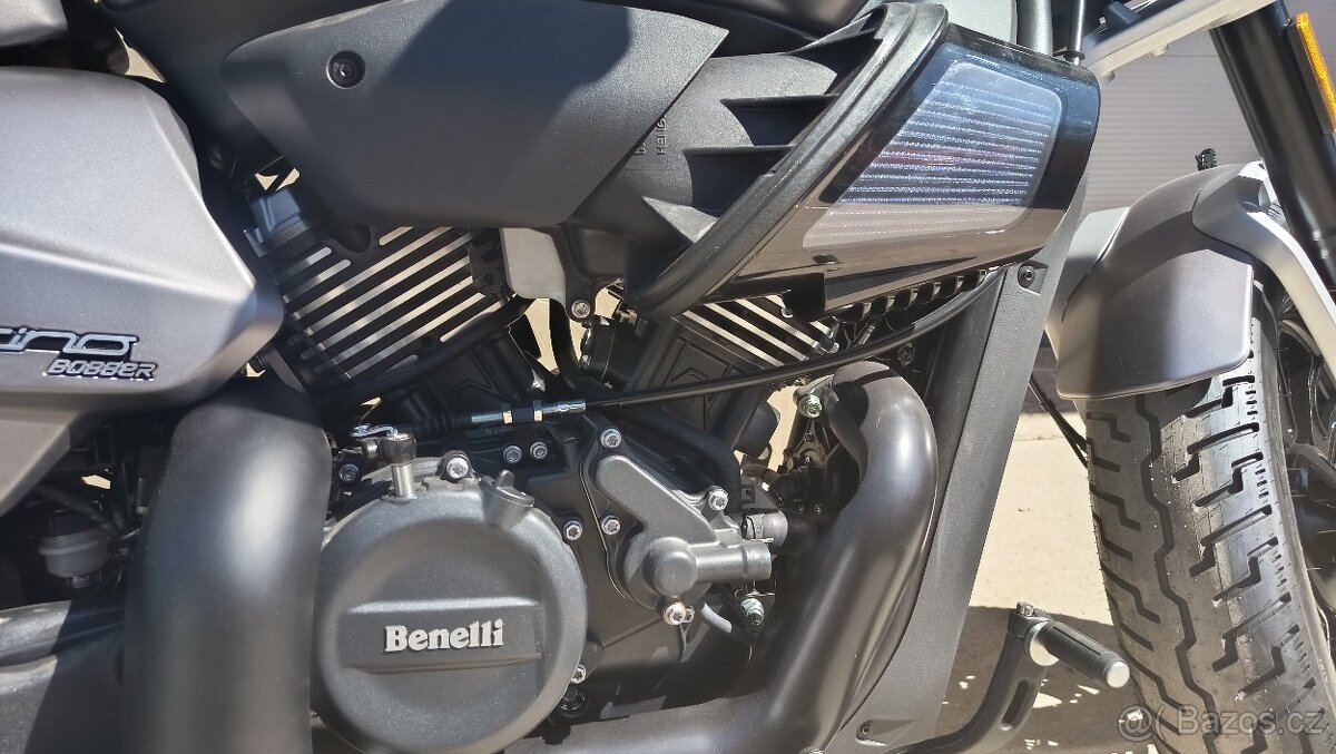 Benelli Leoncino Bobber 400 - 8