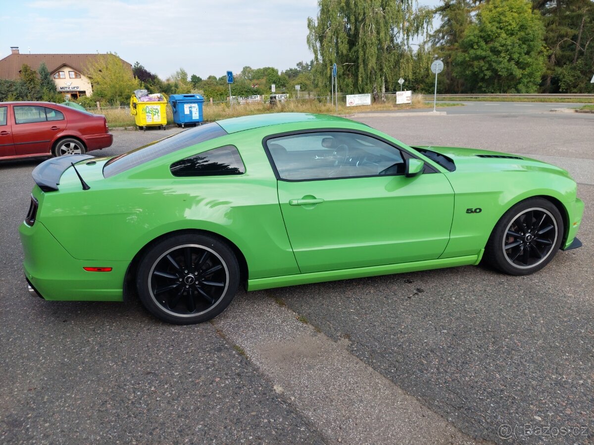 Ford mustang 5.0 GT manuál - 8