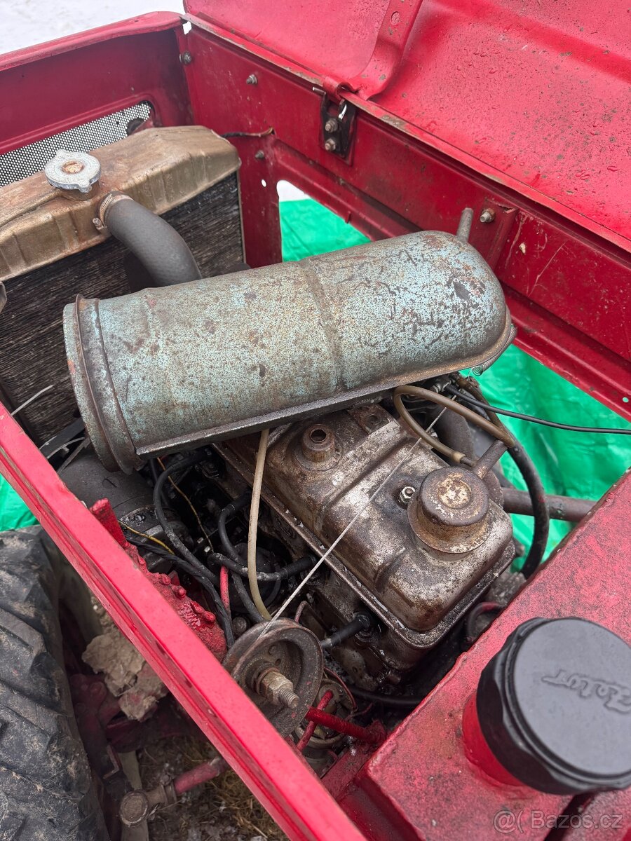 Prodám traktor domácí výroby 4x4 - 8