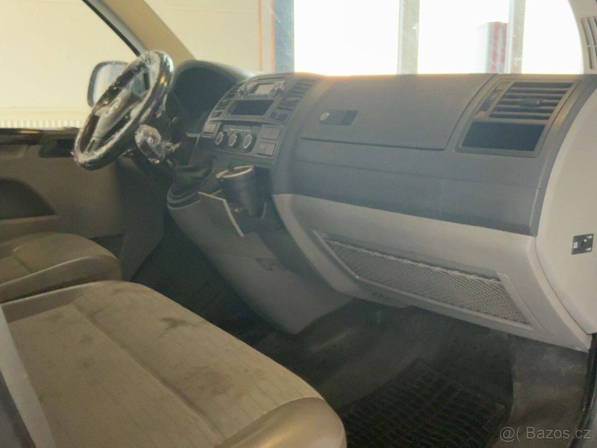 T5 Transporter 2.0 TDI 103kW,tažné,klima,serviska - 8