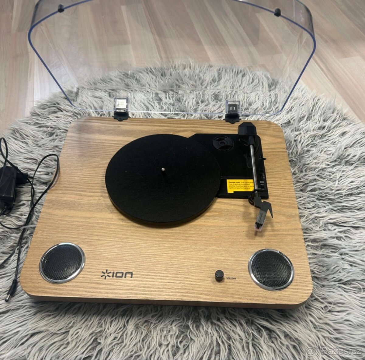 Gramofon ION - 8