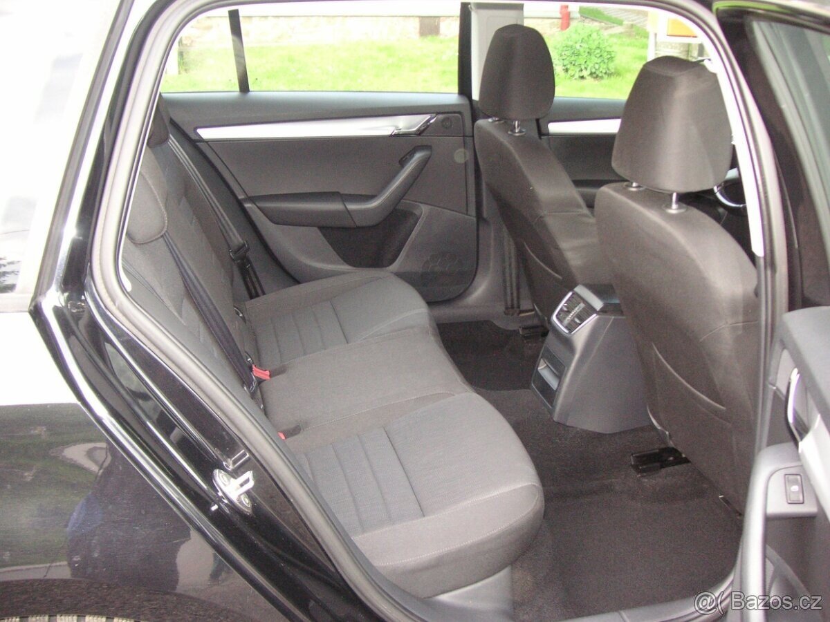 Škoda Octavia 3 Combi 2.0 TDI - Serviska - 8