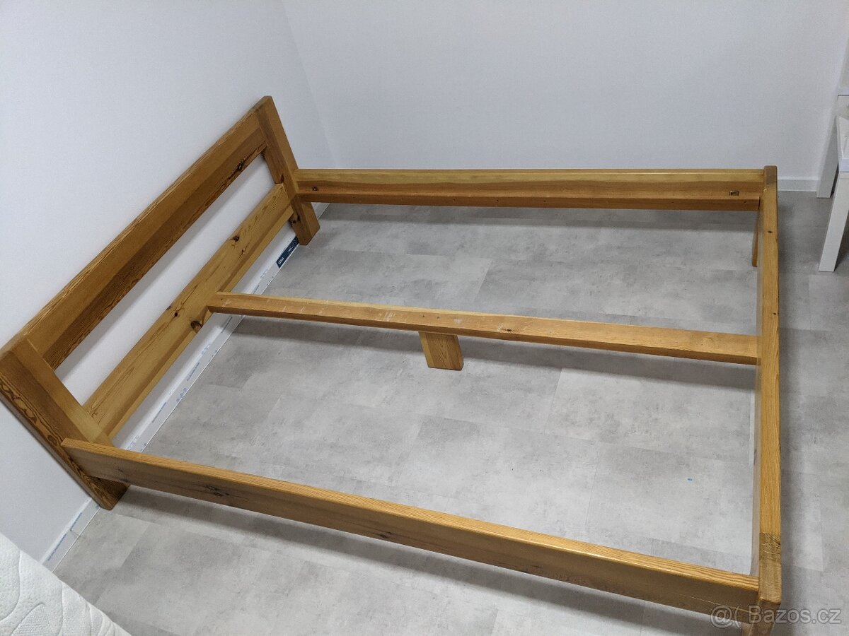 Manželská postel z masivu - 8