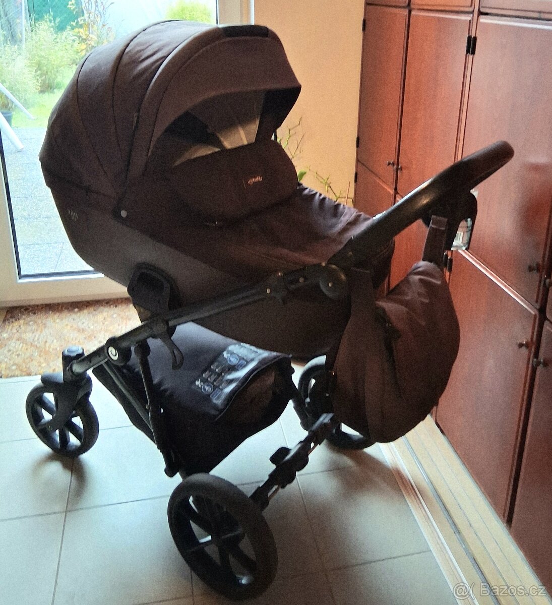 Hluboký kočárek a autosedačka 0-13 kg. - 8