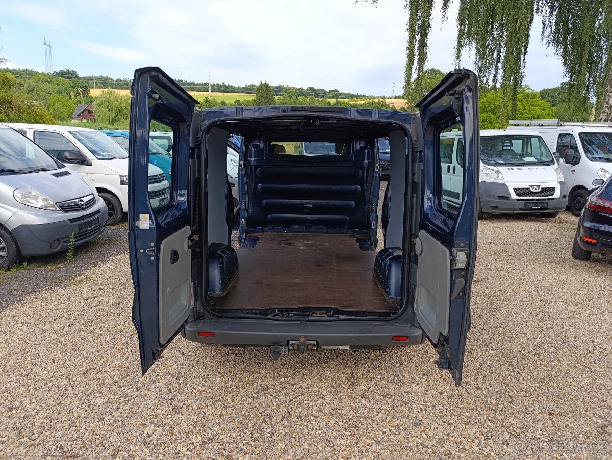 Opel Vivaro 1.9 DCi long klima 2x b.dveře - 8
